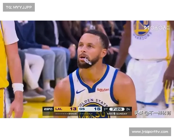 库里季前赛首秀仅15分钟高效砍下14分展现强大状态