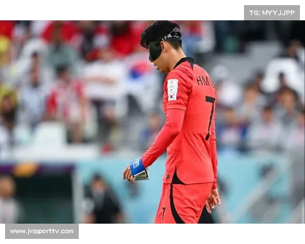 孙兴慜进球后比心致敬球迷，温暖时刻感染全场